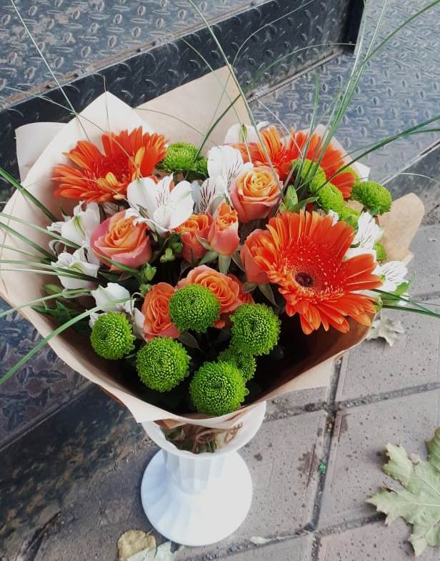 Букет цветов из: Герберы, Хризантемы, Альстромерии и Розы в Кяхулай