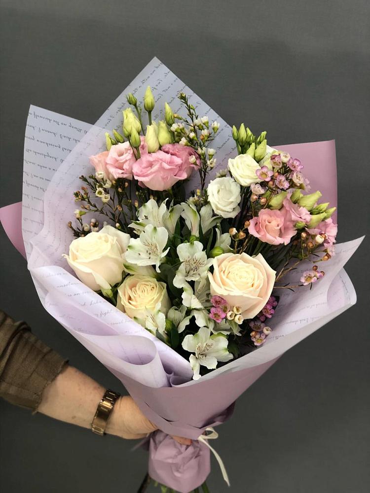 Букет цветов из: Альстромерии, Розы и Лизиантусы в Кяхулай