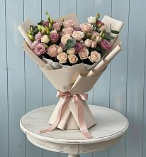 Букет цветов из:  Розы и Лизиантусы в Кяхулай