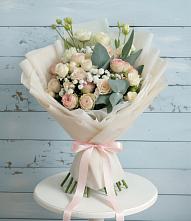 Букет цветов из:  Розы и Лизиантусы #REPLACE_PRED# Кяхулай