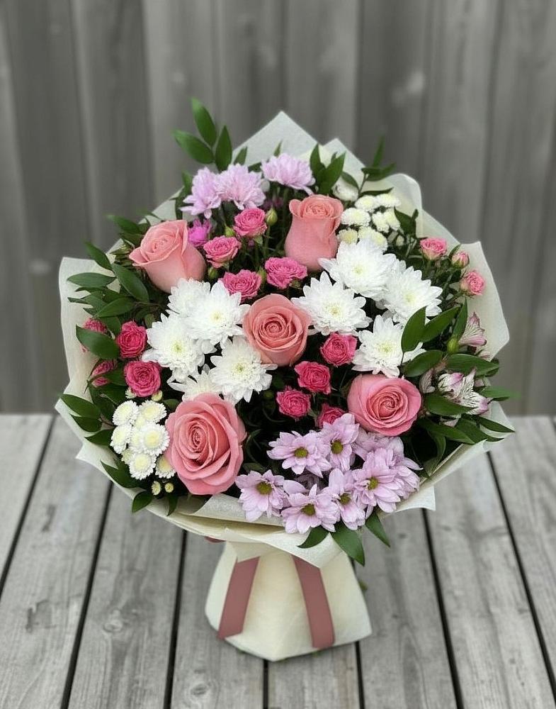 Букет цветов из: Альстромерии, Гвоздики, Розы и Хризантемы в Кяхулай