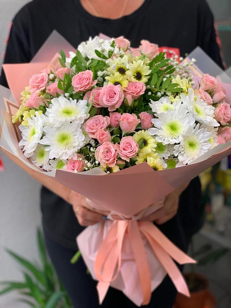Букет цветов из: Розы и Хризантемы в Кяхулай
