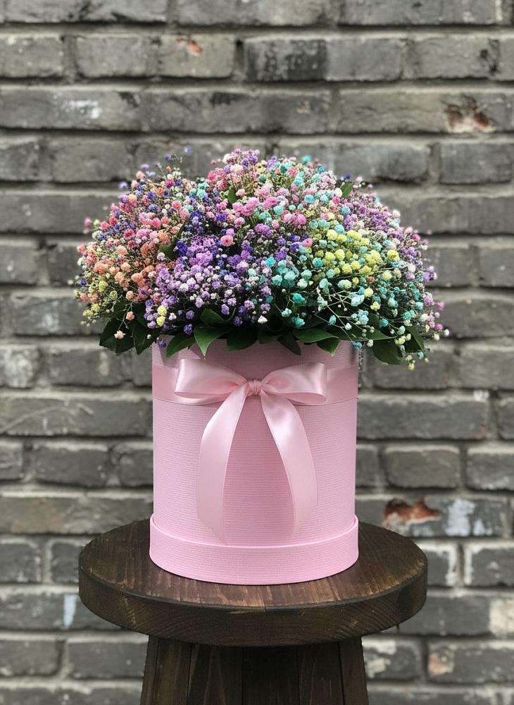 Цветочная композиция из Гипсофила и Розы в шляпной коробке в Кяхулай
