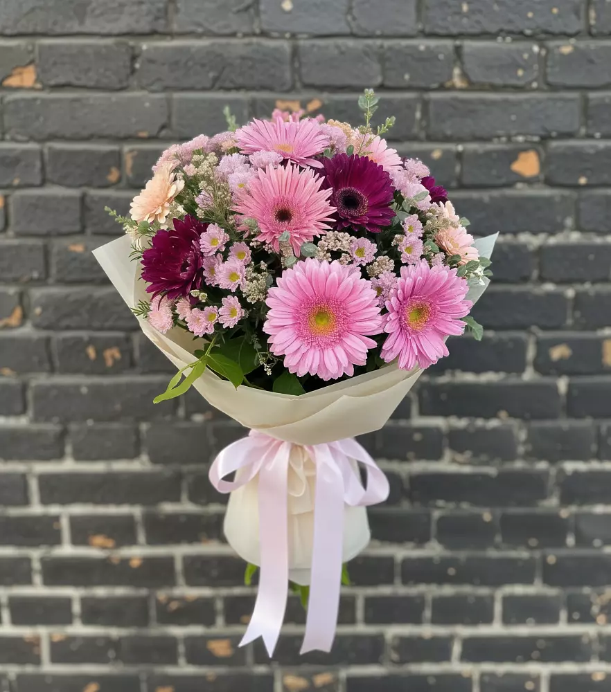 Букет цветов из: Герберы и Хризантемы в Кяхулай