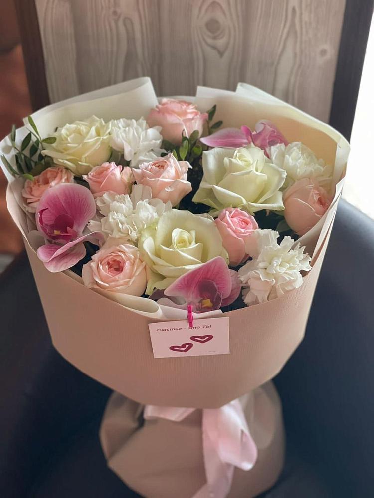 Букет цветов из: Орхидеи, Розы и Гвоздики в Кяхулай