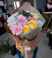 Букет цветов из:  Герберы, Розы и Хризантемы в Кяхулай