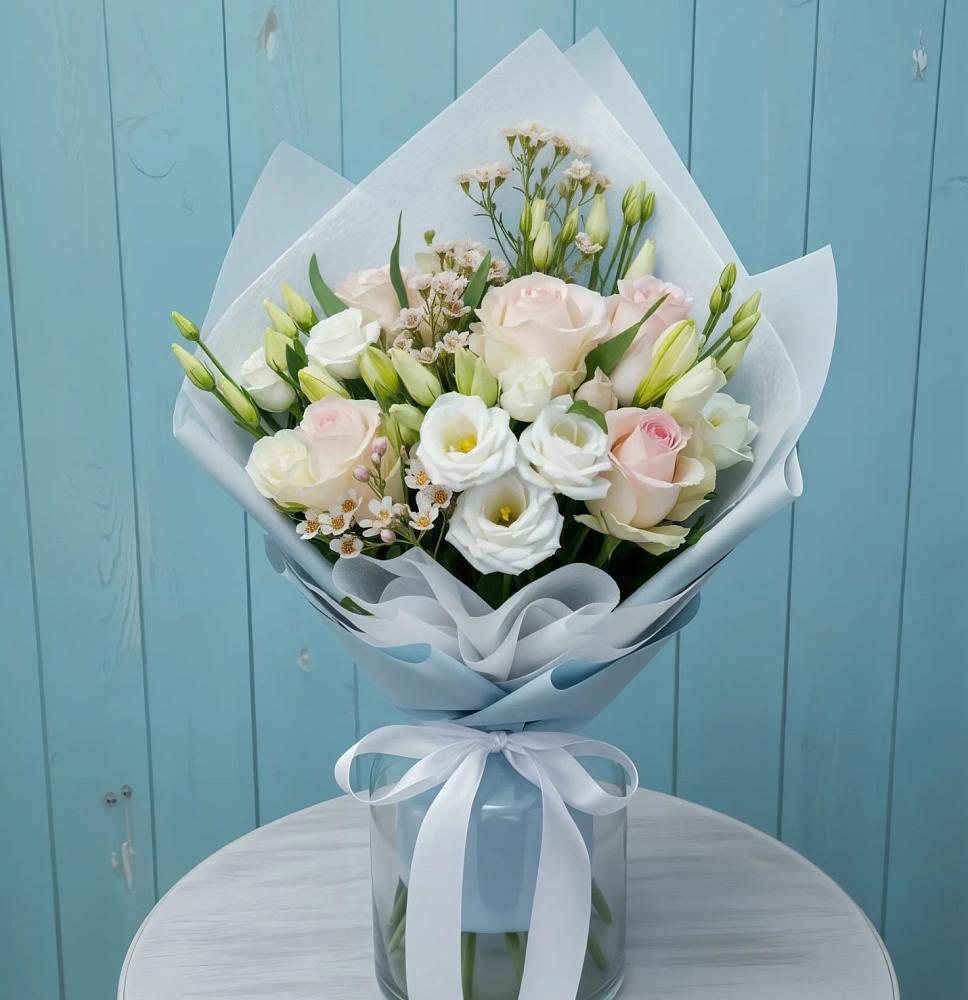 Букет цветов из: Розы и Лизиантусы в Кяхулай