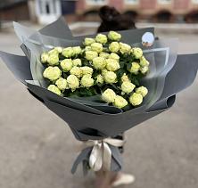 Букет Белые кустовые розы Солинеро в Кяхулай