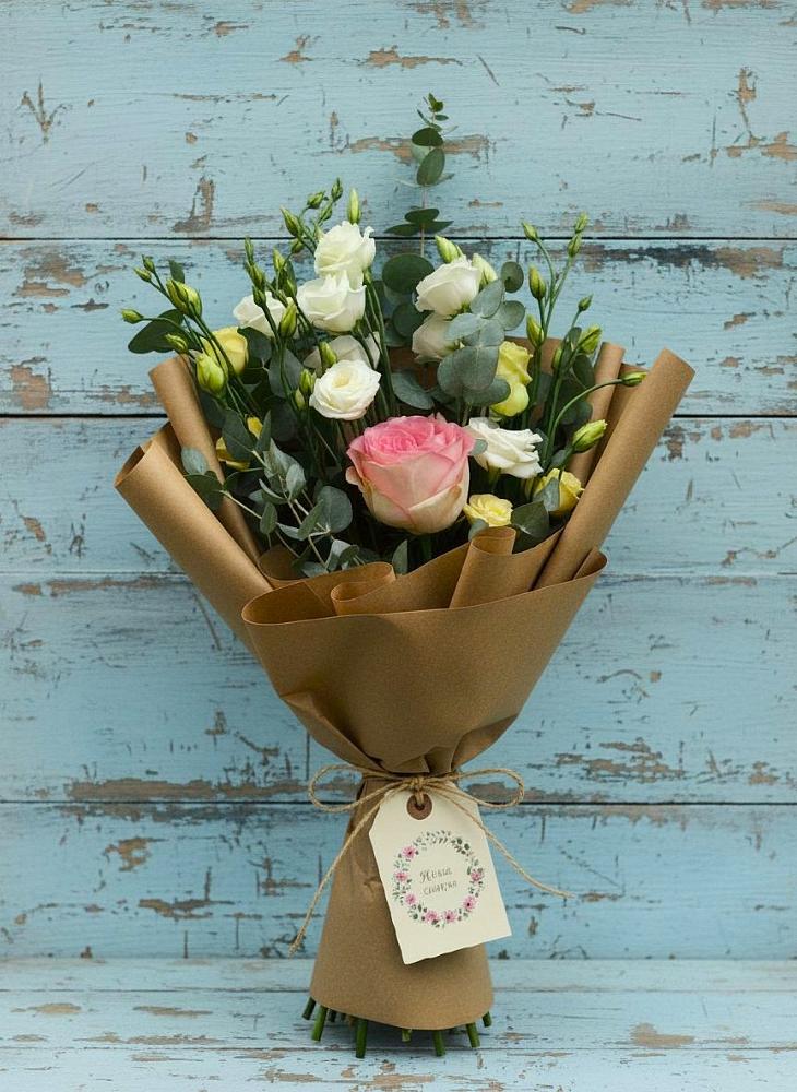 Букет цветов из: Розы и Лизиантусы в Кяхулай