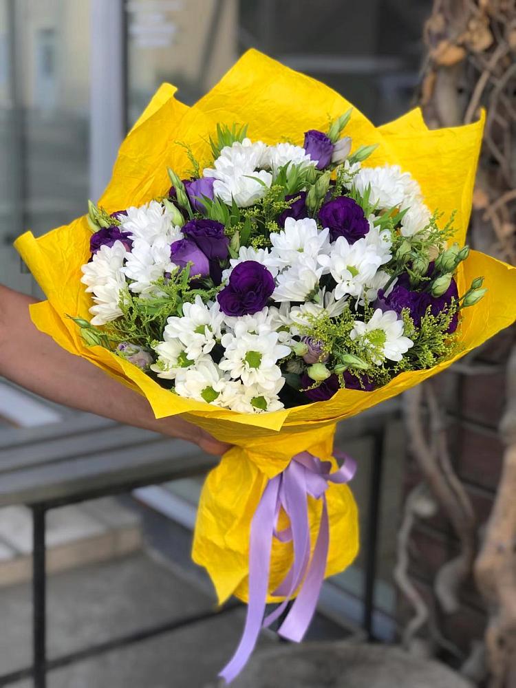Букет цветов из: Ирисы, Хризантемы и Ромашки в Кяхулай