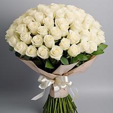 Букет 101 беля роза Белоснежка в Кяхулай