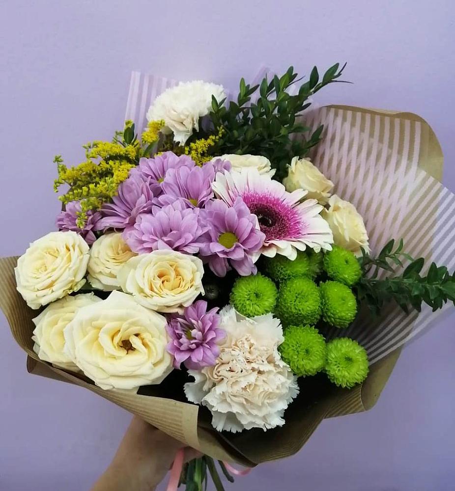 Букет цветов из: Хризантемы, Розы, Гвоздики и Герберы в Кяхулай