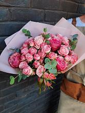 Букет розы в пальмах в Кяхулай Букет цветов из: Розы в Кяхулай