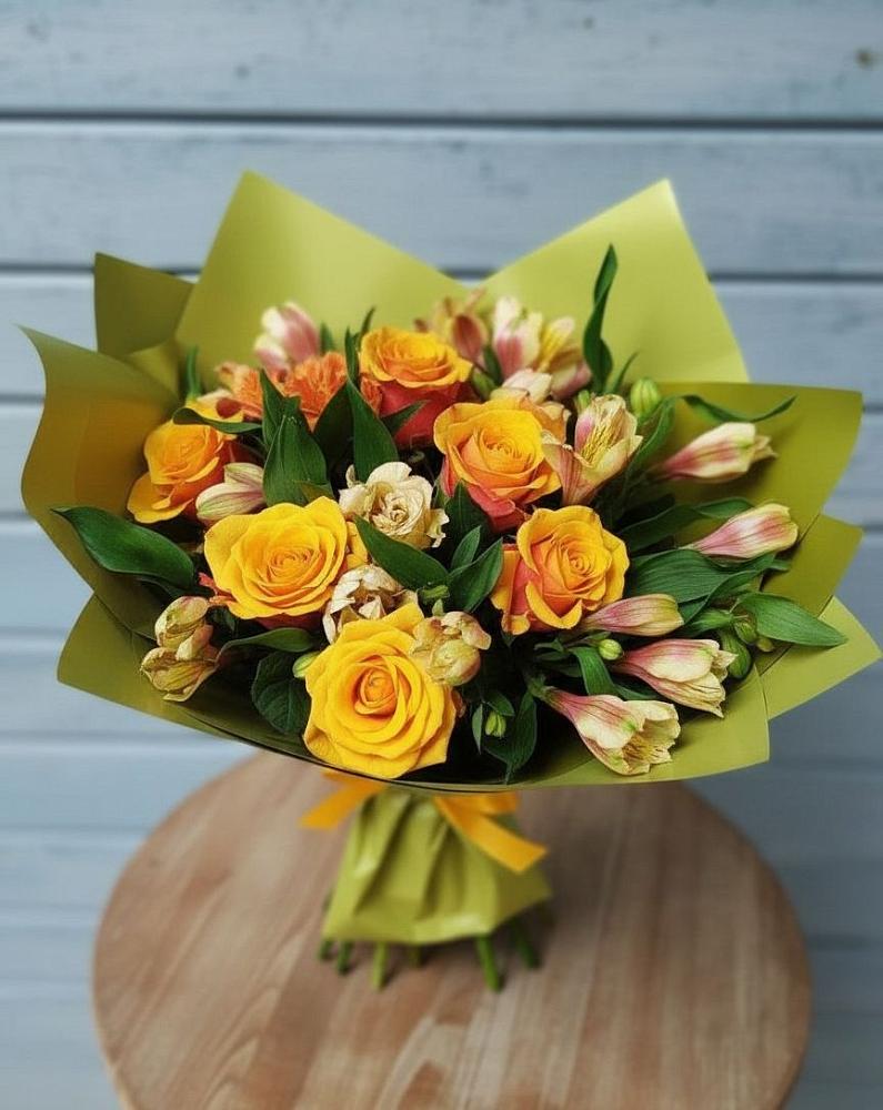 Букет цветов из: Альстромерии и Розы в Кяхулай
