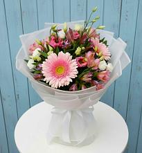 Букет цветов из:  Герберы, Альстромерии и Лизиантусы в Кяхулай