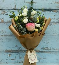 Букет цветов из:  Розы и Лизиантусы в Кяхулай