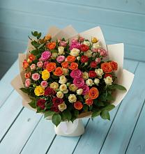 Букет Микс из разноцветных кустовых роз в Кяхулай