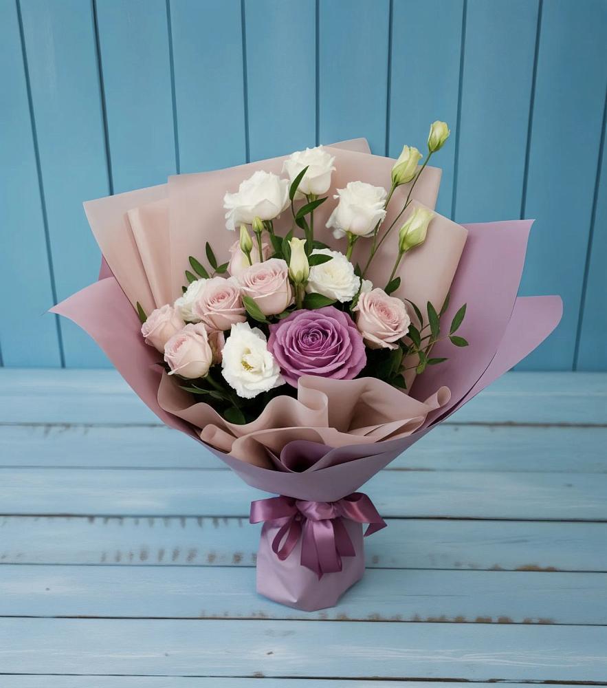 Букет цветов из: Розы и Лизиантусы в Кяхулай